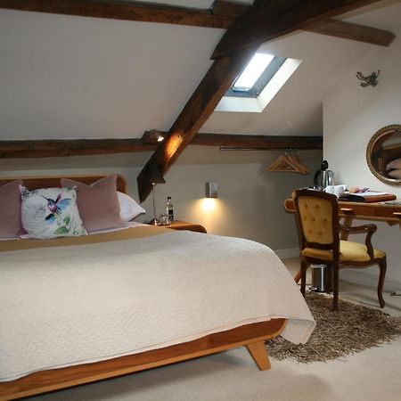 The New White Lion Hotel Llandovery Exterior photo