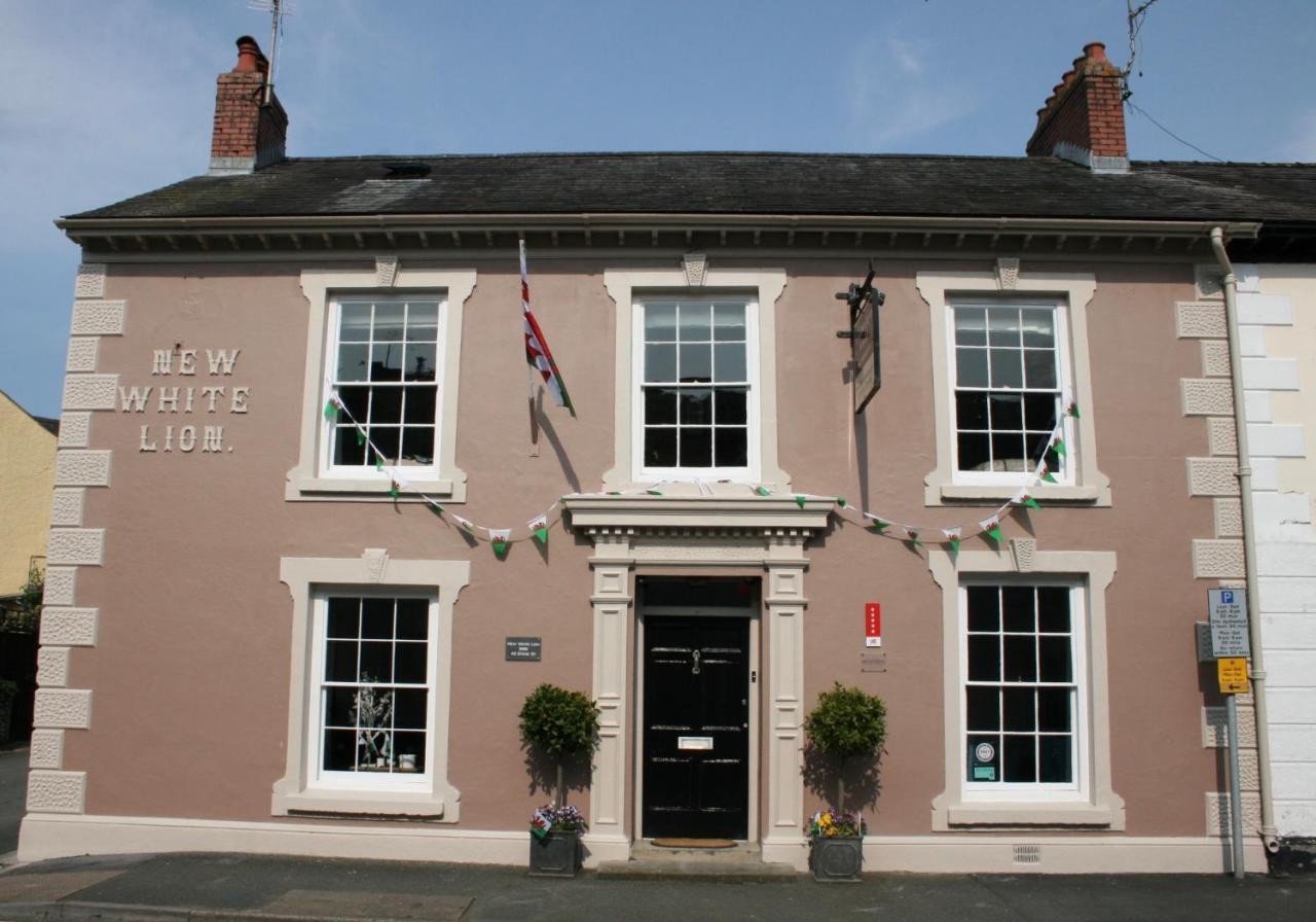 The New White Lion Hotel Llandovery Exterior photo
