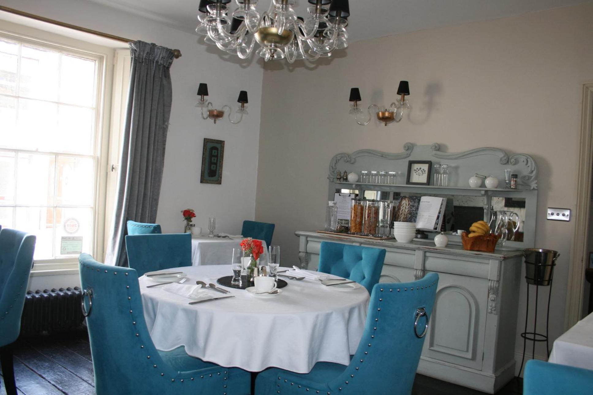 The New White Lion Hotel Llandovery Exterior photo