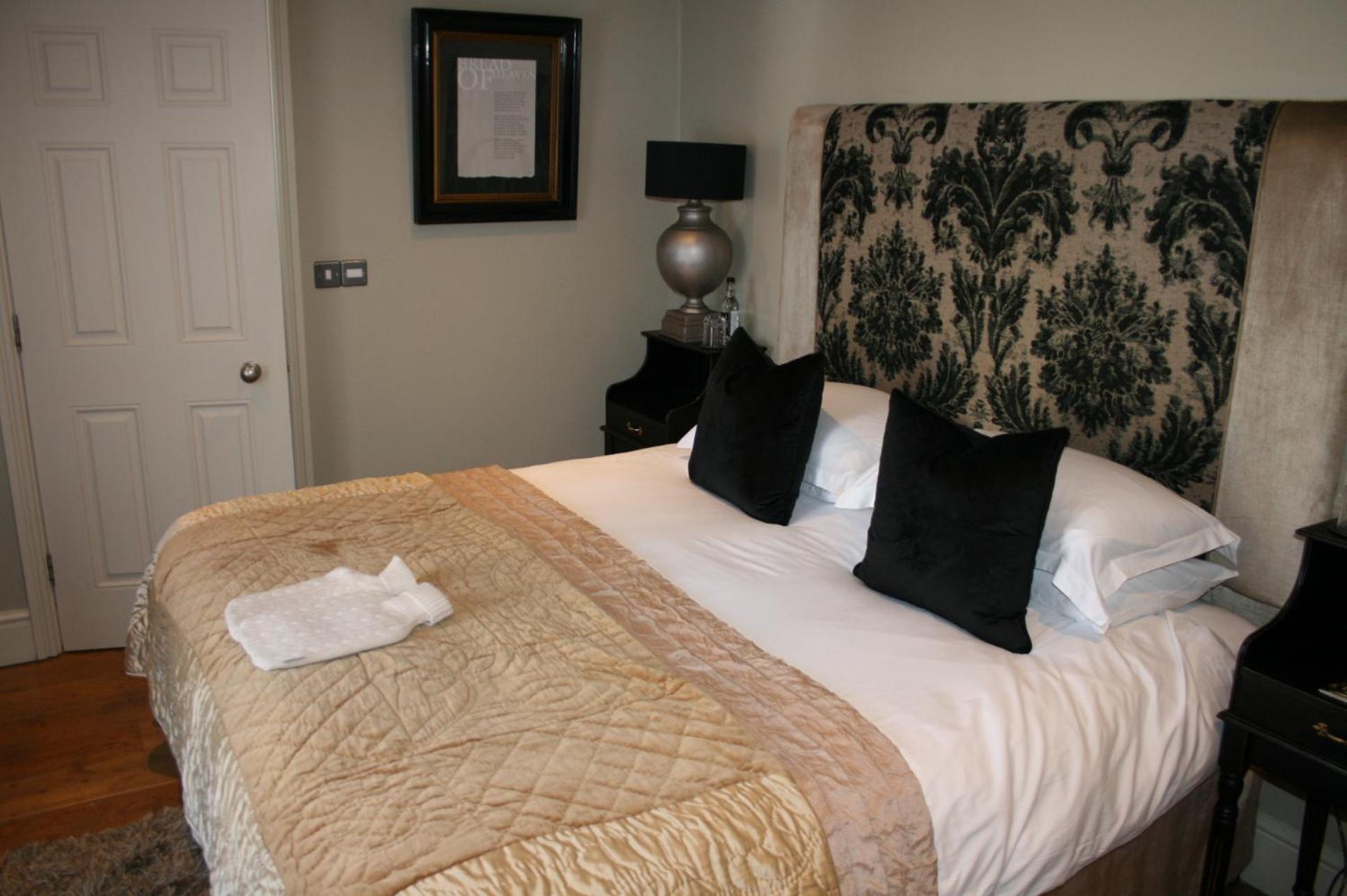 The New White Lion Hotel Llandovery Room photo